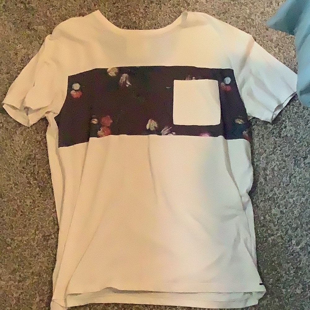On The Byas Floral X-Large T-Shirt